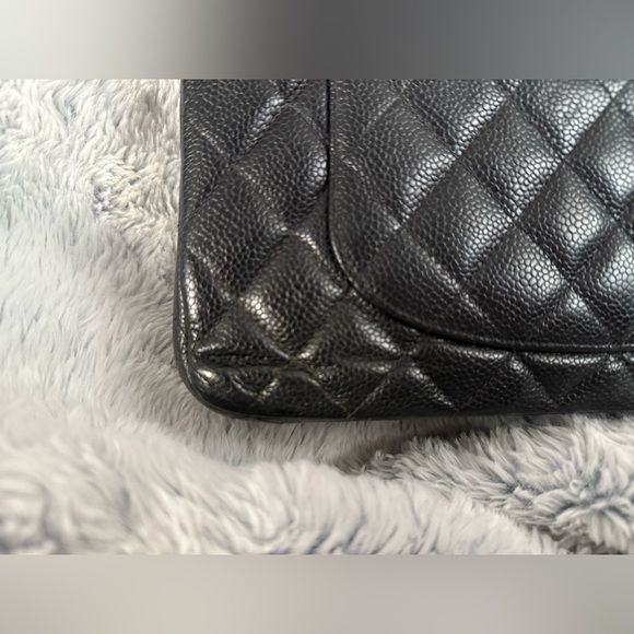 Chanel Caviar Medium Classic Double Flap Black - Picture 3 of 16